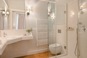Noble Suites