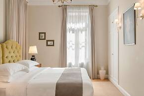 Noble Suites