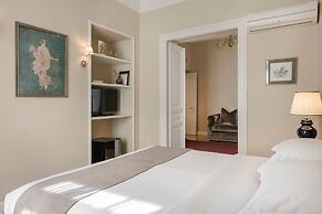 Noble Suites