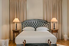 Noble Suites