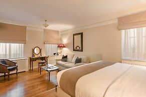 Noble Suites