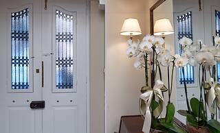 Noble Suites