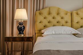 Noble Suites