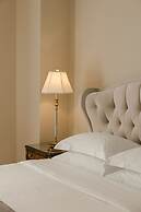 Noble Suites