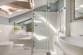Noble Suites