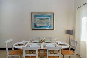 Hospitality Expert CB4