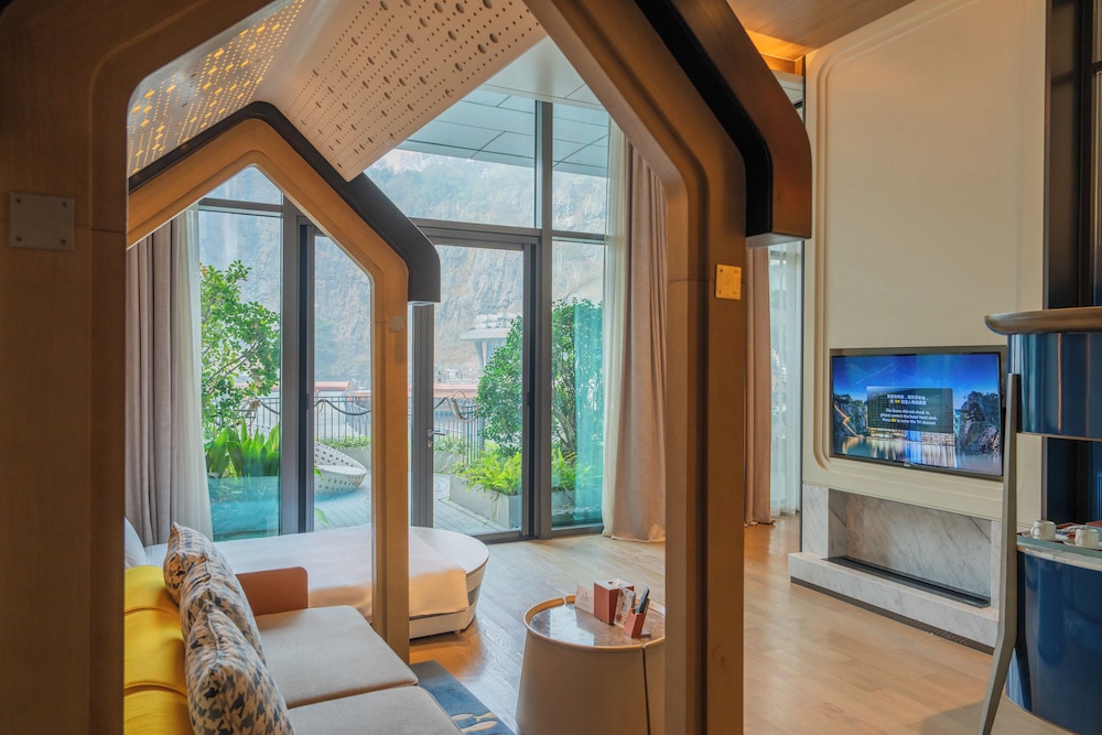 InterContinental Shanghai Wonderland by IHG