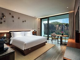 InterContinental Shanghai Wonderland by IHG
