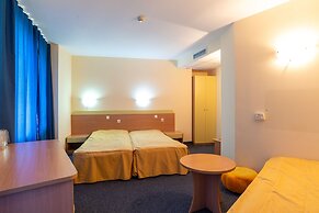 Family Hotel Sunday