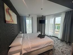 Family Hotel Sunday