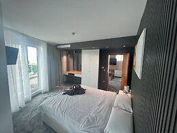 Family Hotel Sunday