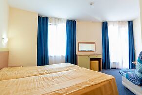 Family Hotel Sunday