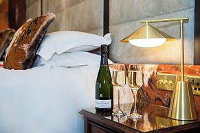 The Burgoyne Hotel