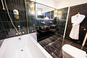 The Burgoyne Hotel