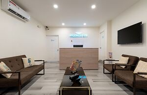 Aqualina Inn
