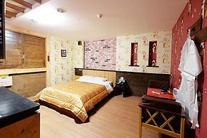 Cyber Motel