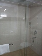 Triguna Clarks Inn