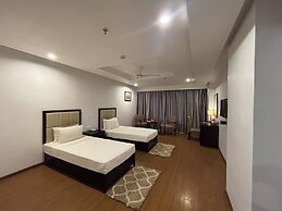 Triguna Clarks Inn