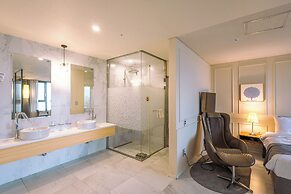 JK Blossom Hotel