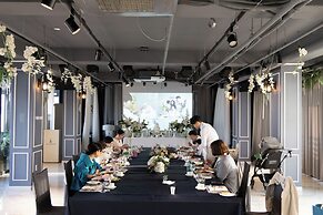 JK Blossom Hotel