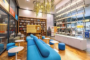 JK Blossom Hotel