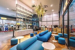 JK Blossom Hotel