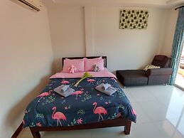 Koh Larn De Beach
