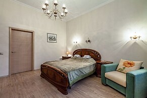 Friends apartment on Marata
