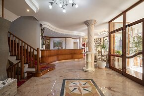 Lola Piccolo Hotel