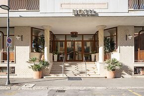 Lola Piccolo Hotel