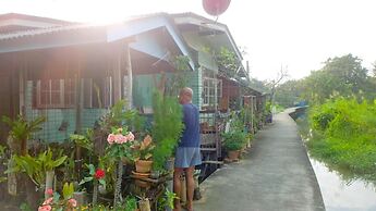 Cast Away  Homestay