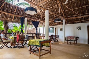 Casa Umoja Guesthouse