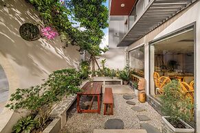 Sanayen Villa & Residences