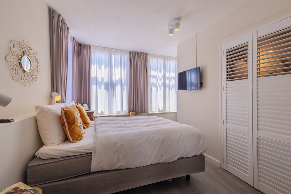LOT Hotel
