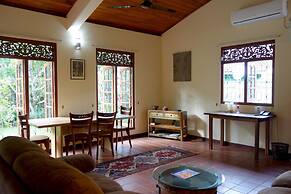 Manel Guesthouse