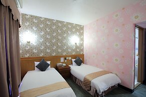 Chiayi Crown Hotel