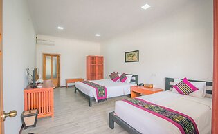 Royal Airstrip Hotel