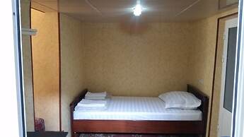 Payraviy Guest House - Hostel