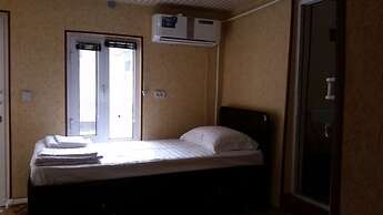 Payraviy Guest House - Hostel
