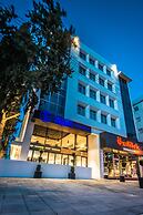 Ingate Hotel & Cafe