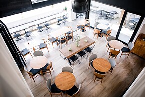 Ingate Hotel & Cafe