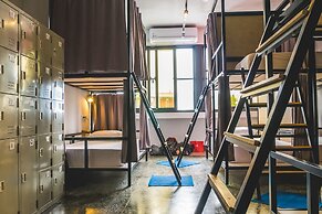 World Inn - Hostel