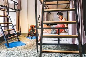 World Inn - Hostel