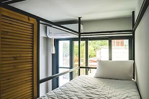 World Inn - Hostel