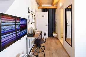 Apartments & Rooms Tiramola