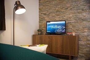 Apartments & Rooms Tiramola