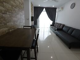 3R2B Seaview Condo