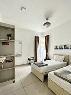 Lux Desaru Villa