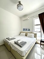Lux Desaru Villa