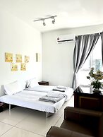 Lux Desaru Villa